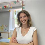 Soy psicóloga y logopeda, con 4 años de experiencia en la enseñanza y apoyo clínico del desarrollo del lenguaje en niños y adultos